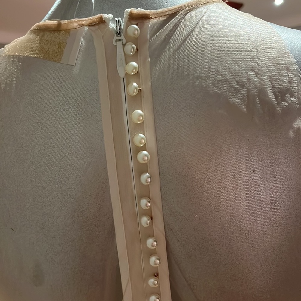 Bronx and Banco Paros Gown in White - Picture 9 of 16